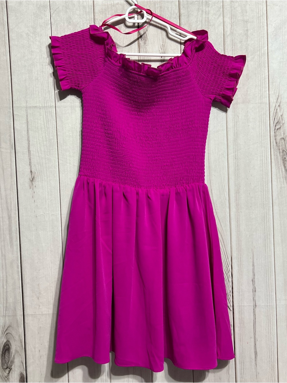 TCEC Bright Fuchsia Smocked Ruffle Sleeve Mini Dress a size Large